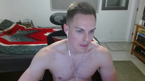 Snapshot of dmoney212 chatting on October 25, 6:37 am dmoney212 online show from October 25, 6:37 am