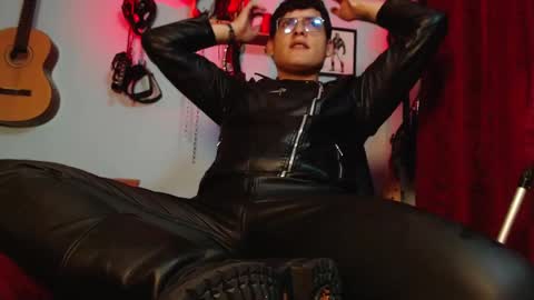 Snapshot of dom2travelers_sm chatting on September 28, 6:17 pm Diego Castell online show from September 28, 6:17 pm