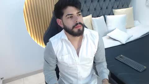 domboy  online show from May 23, 8:25 pm
