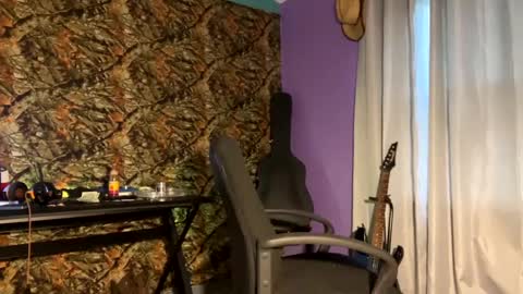 MrPirated online show from December 24, 9:44 pm