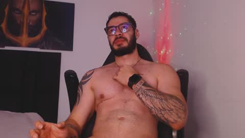 drake_cole11 online show from December 12, 8:25 am