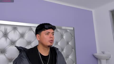 Snapshot of drakenn_ chatting on October 23, 3:15 pm drakeeee online show from October 23, 3:15 pm