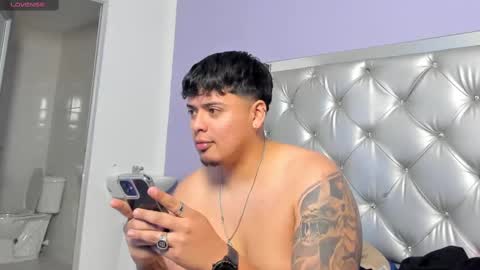 Snapshot of drakenn_ chatting on October 18, 1:49 pm drakeeee online show from October 18, 1:49 pm