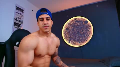 duran_dhikol1 online show from May 26, 2:40 am