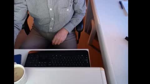 dutchpornking2 online show from February 3, 7:13 am