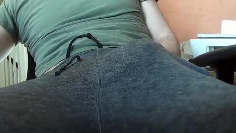 dweav240 online show from February 24, 6:15 pm