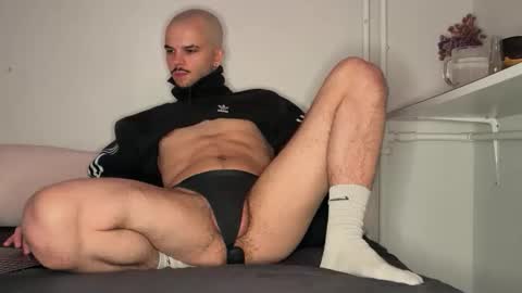 smallboiwithbigd online show from May 18, 8:02 pm