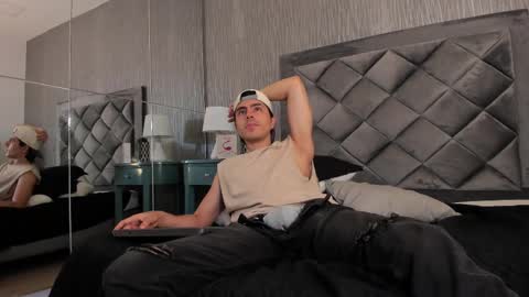 Dylan online show from September 24, 11:41 am