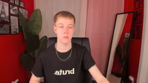 Dylan online show from May 20, 10:44 am
