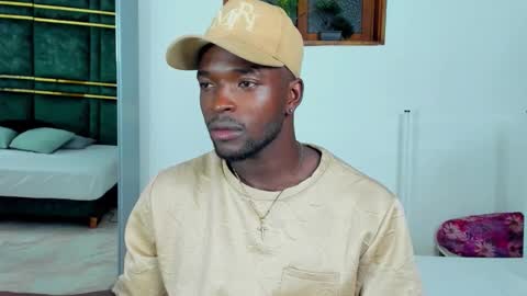 Dylan Taylor online show from February 7, 3:24 am