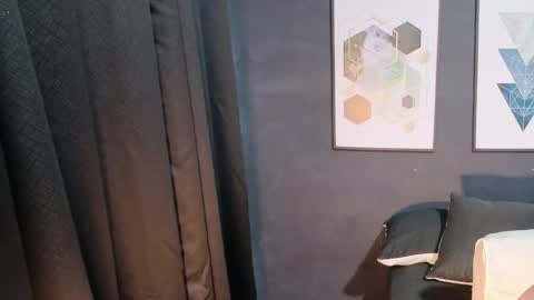 ---DYLAN--- online show from March 27, 4:38 am