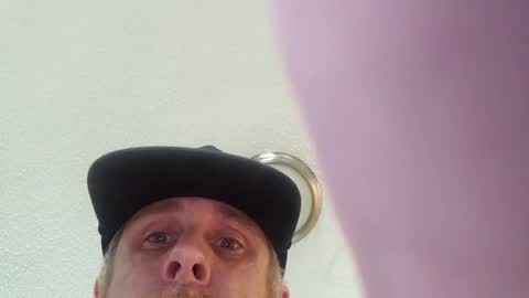 Snapshot of dzznutzzz chatting on October 24, 1:57 pm dzznutzzz online show from October 24, 1:57 pm