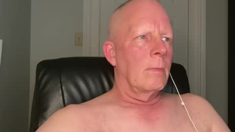 Snapshot of eddygl1968 chatting on October 22, 2:37 am Eddy online show from October 22, 2:37 am