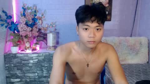 edelcum_xx online show from June 19, 10:31 am
