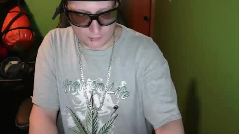 edwardaims_2please online show from March 29, 3:39 am