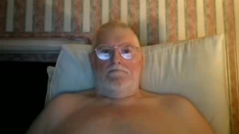 eketman1964 online show from November 4, 11:50 pm