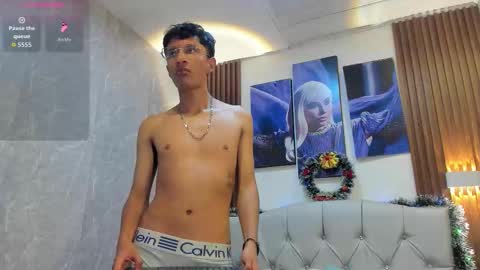 Elian Julian online show from November 22, 2:11 am