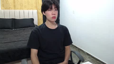 Snapshot of elio_collem chatting on February 2, 8:02 am ELIO online show from February 2, 8:02 am