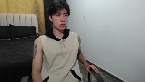 Snapshot of elio_collem chatting on December 11, 8:49 am ELIO online show from December 11, 8:49 am