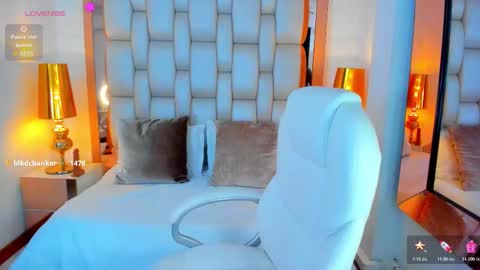 E L L I O T    V E L E Z online show from March 8, 2:04 am