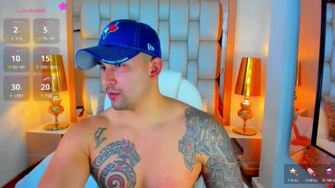 E L L I O T    V E L E Z online show from January 16, 8:55 pm