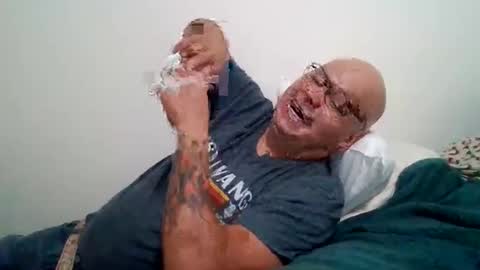 elmario24 online show from November 3, 9:02 am