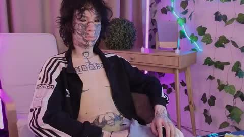 em0_b0y online show from February 13, 6:02 pm