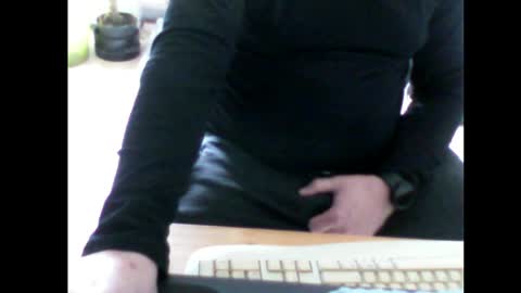 Em online show from April 17, 2:20 pm