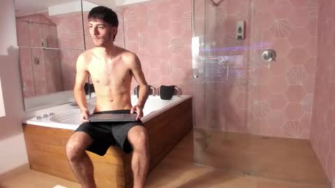 emir_ozan online show from February 8, 8:02 pm