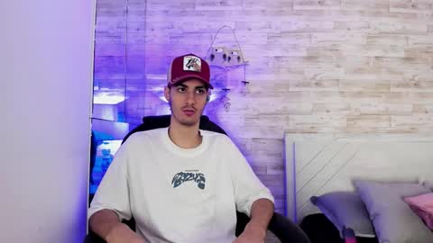 emir_ozan online show from January 14, 11:48 am