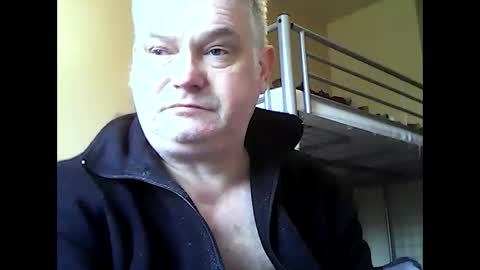 englishguysurrey online show from November 19, 8:47 am