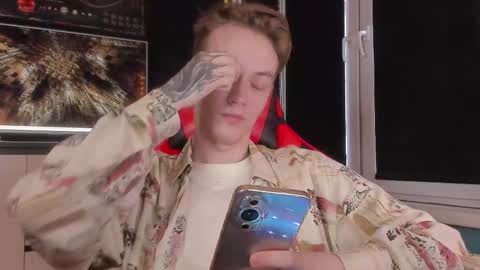 Enker online show from December 2, 6:49 am