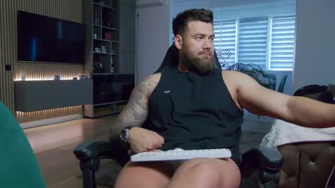 Erik online show from June 3, 4:56 pm