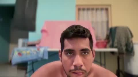 Snapshot of enriquegc197 chatting on March 5, 9:06 pm Enriquegc197 online show from March 5, 9:06 pm