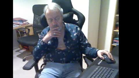 erasmus_d online show from November 7, 6:55 pm