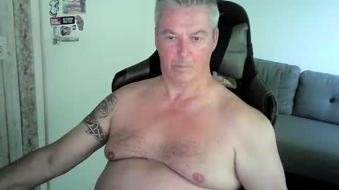 ErBee62 online show from June 2, 11:44 am