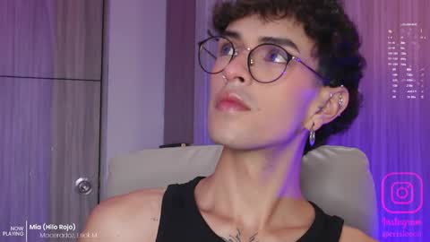   online show from April 10, 11:39 am