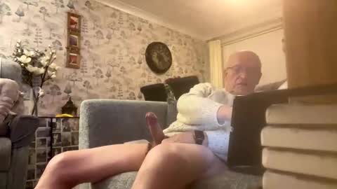 erman1955 online show from February 14, 11:32 pm