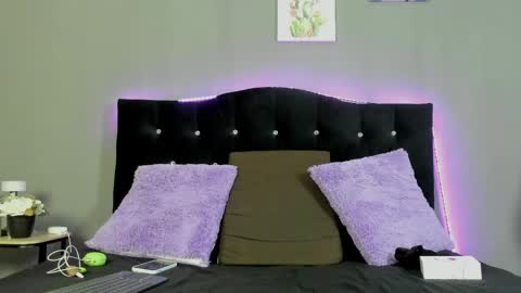 Eros Lux1 online show from April 8, 12:15 pm