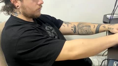 eskol212 online show from February 17, 7:35 pm