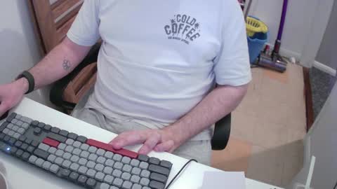 Morph online show from March 29, 9:04 pm