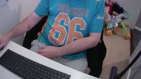 Snapshot of essex_wild chatting on December 14, 8:29 pm Morph online show from December 14, 8:29 pm