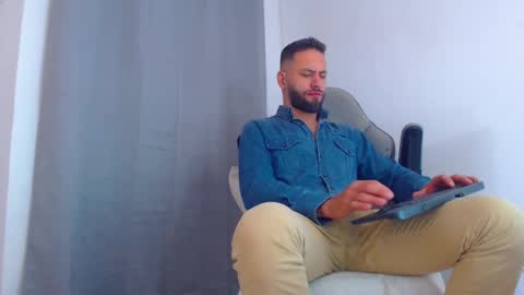 esteban online show from December 14, 12:22 am