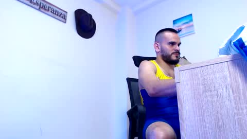 Esteban Fernandez online show from March 1, 4:45 am