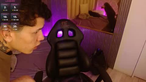 estefan_tay online show from February 24, 9:32 am