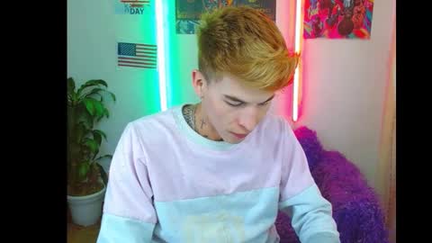 Snapshot of estrellita__jordan chatting on February 1, 9:19 pm JORDAN online show from February 1, 9:19 pm