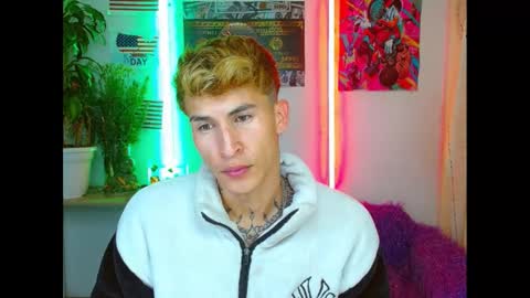 Snapshot of estrellita__jordan chatting on February 10, 2:52 am JORDAN online show from February 10, 2:52 am