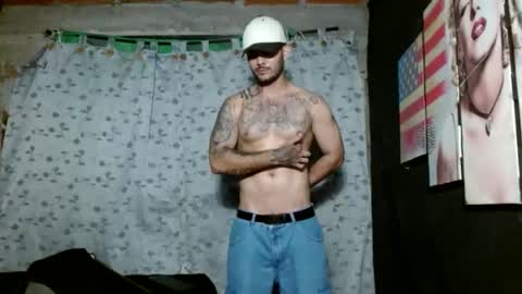 Snapshot of etha_bossx chatting on October 21, 12:25 am ethanjobs online show from October 21, 12:25 am
