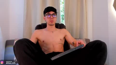 etham_wolf1 online show from April 29, 5:30 pm