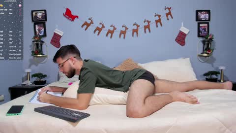 ADAM TAYLOR  ETHAN CAMBAL INDEPENDENT MODELS online show from December 16, 9:41 pm